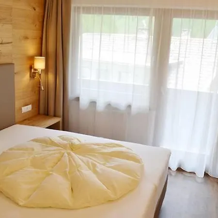 Neue Post 3* זולדן