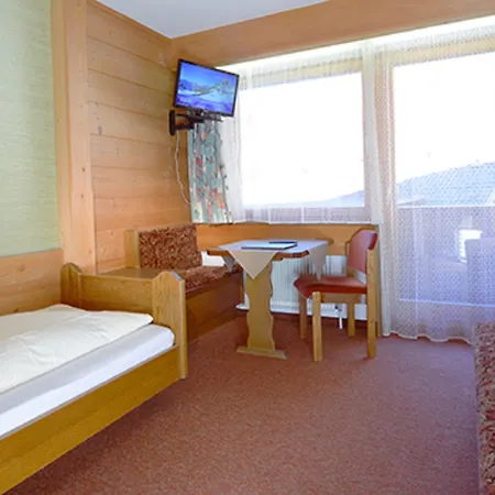 Neue Post Готель