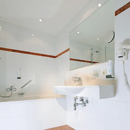 Neue Post Готель Зельден