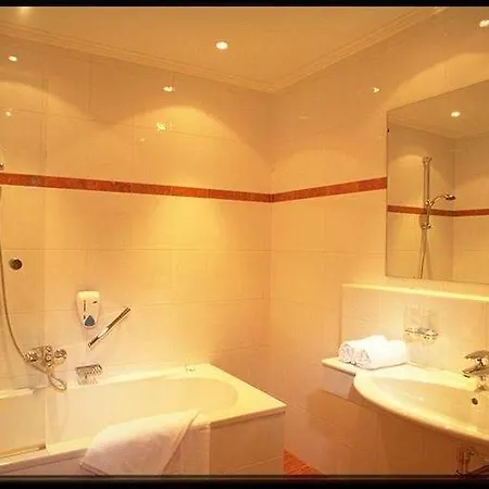 Neue Post 3* Зельден