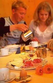 فندق Neue Post 3*